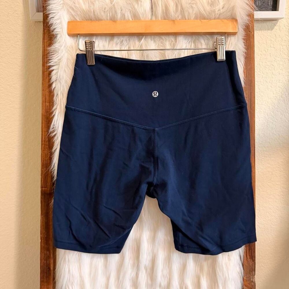 Lululemon Women's Navy and Blue Shorts